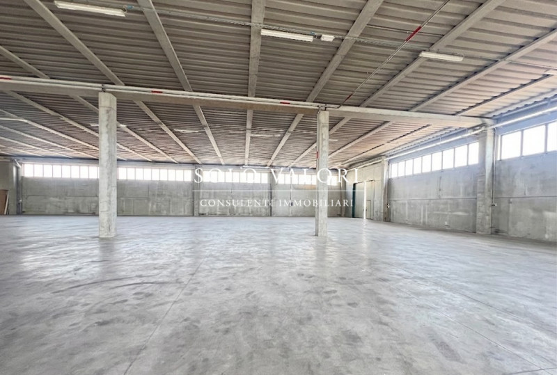 Rif. D231 (per info 393 1710719 Fabrizio - 338 9387816 Matteo)

In posizione di massima visibilit...