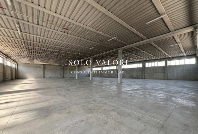 Rif. D231 (per info 393 1710719 Fabrizio - 338 9387816 Matteo)

In posizione di massima visibilit...