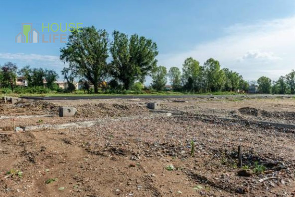 THIENE z.i.: in zona industriale strategica ad 1,5 km dal casello autostradale di Thiene e alla n...