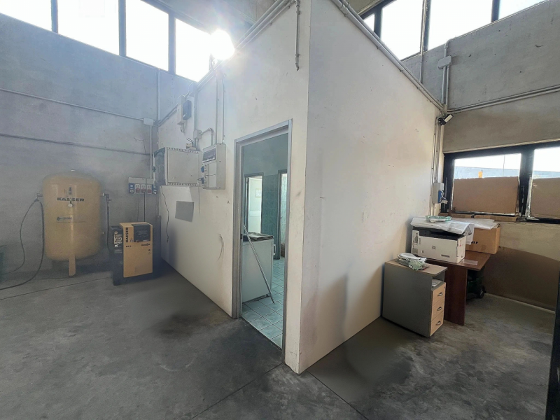 Rif. 1590 – ANTONIO – Per informazioni: 338.4892021
EUROMEDIA propone in vendita un interessante ...