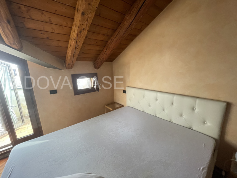 Attico su due livelli in zona Savonarola: vista, comfort e stile nel cuore di Padova

In una dell...