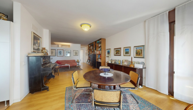 UBICAZIONE E CONTESTO
Nel quartiere San Felice, in una posizione comoda e ben servita, proponiamo...