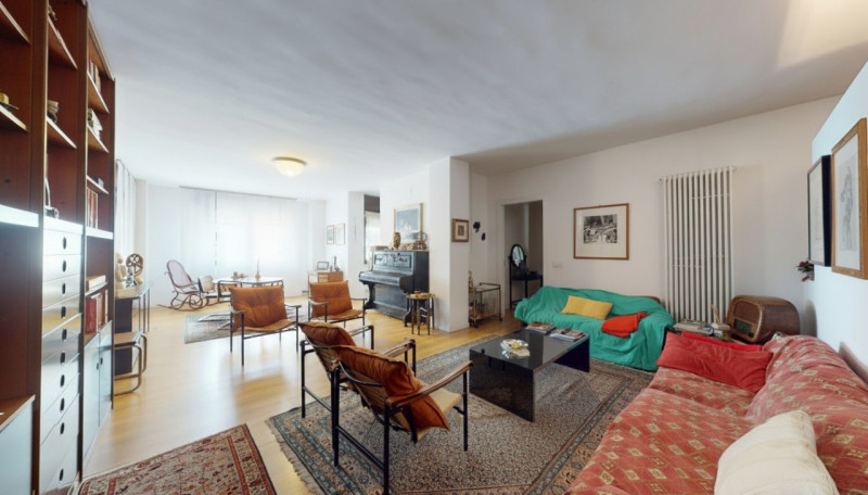 UBICAZIONE E CONTESTO
Nel quartiere San Felice, in una posizione comoda e ben servita, proponiamo...