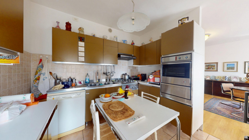 UBICAZIONE E CONTESTO
Nel quartiere San Felice, in una posizione comoda e ben servita, proponiamo...