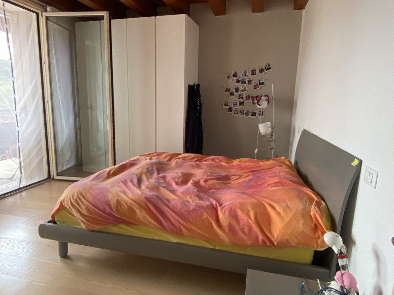 MONTEVIALE: Immerso nella quiete e in piccolo contesto proponiamo un appartamento unico, recentem...