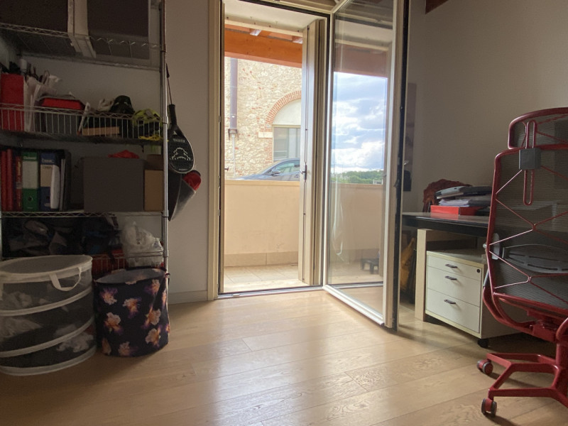 MONTEVIALE: Immerso nella quiete e in piccolo contesto proponiamo un appartamento unico, recentem...