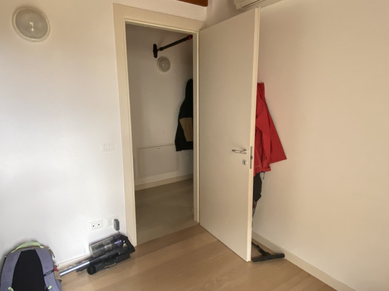 MONTEVIALE: Immerso nella quiete e in piccolo contesto proponiamo un appartamento unico, recentem...