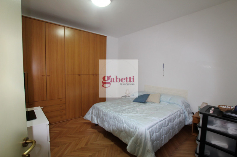 MONTA' S.IGNAZIO Proponiamo in vendita un appartamento quadrilocale situato al piano terra di una...