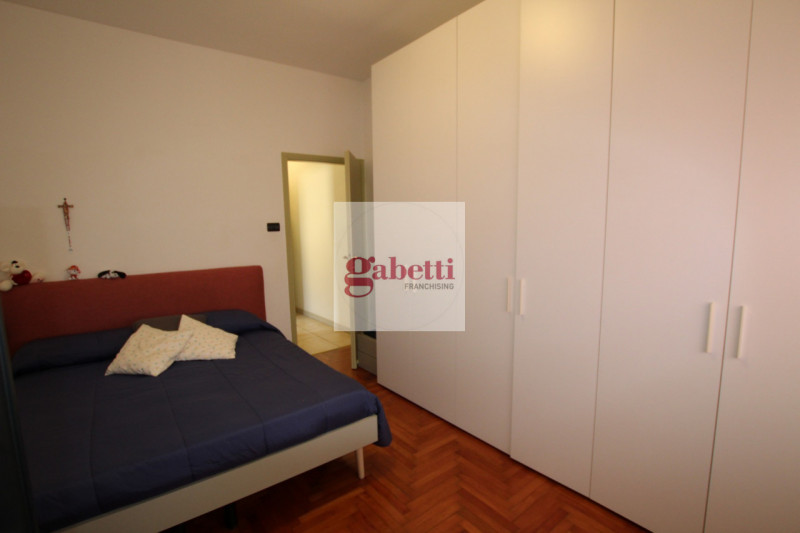 MONTA' S.IGNAZIO Proponiamo in vendita un appartamento quadrilocale situato al piano terra di una...