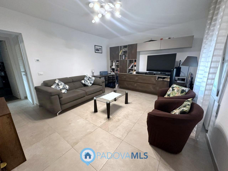 Immobile in esclusiva al Gruppo Padova MLS.

Scopri un'opportunità unica per diventare proprietar...