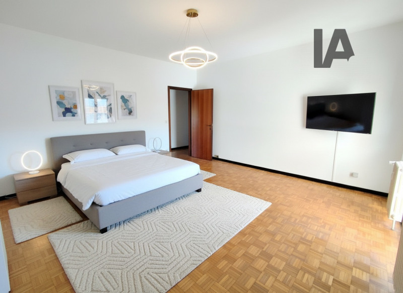 AMPIO 2 CAMERE ZONA PALESTRO €.215.000 - rif.LM013

Proponiamo un ampio e luminoso appartamento d...