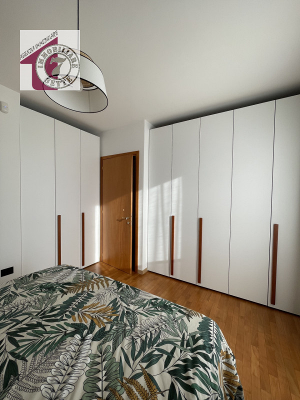 Vendesi PIAZZOLA SUL BRENTA CENTRO ATTICO al secondo e ultimo piano di circa 115 mq., all'interno...