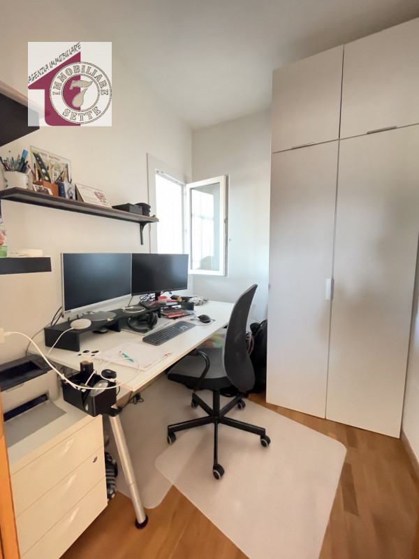 Vendesi PIAZZOLA SUL BRENTA CENTRO ATTICO al secondo e ultimo piano di circa 115 mq., all'interno...