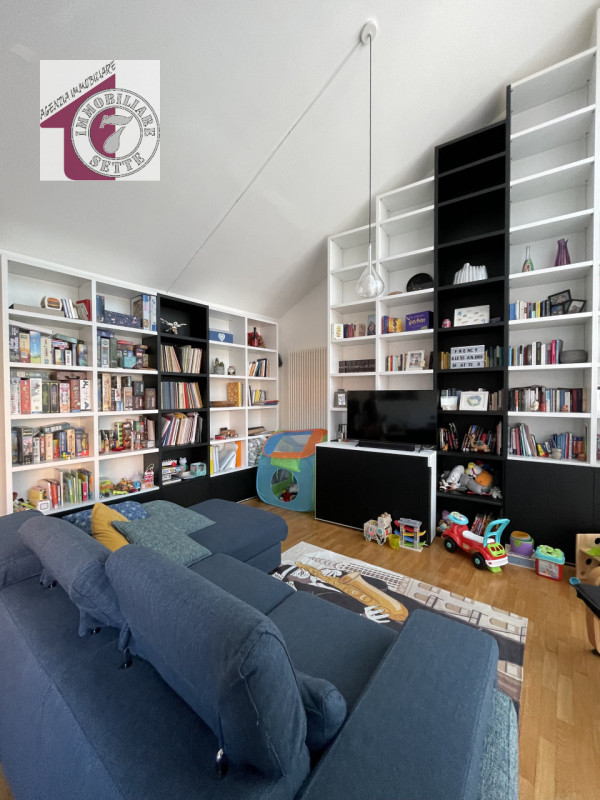 Vendesi PIAZZOLA SUL BRENTA CENTRO ATTICO al secondo e ultimo piano di circa 115 mq., all'interno...