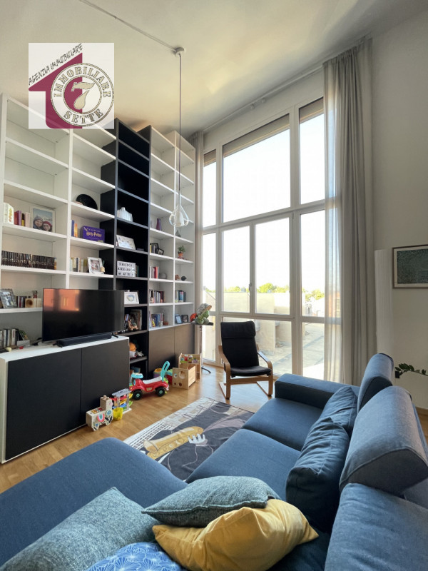 Vendesi PIAZZOLA SUL BRENTA CENTRO ATTICO al secondo e ultimo piano di circa 115 mq., all'interno...