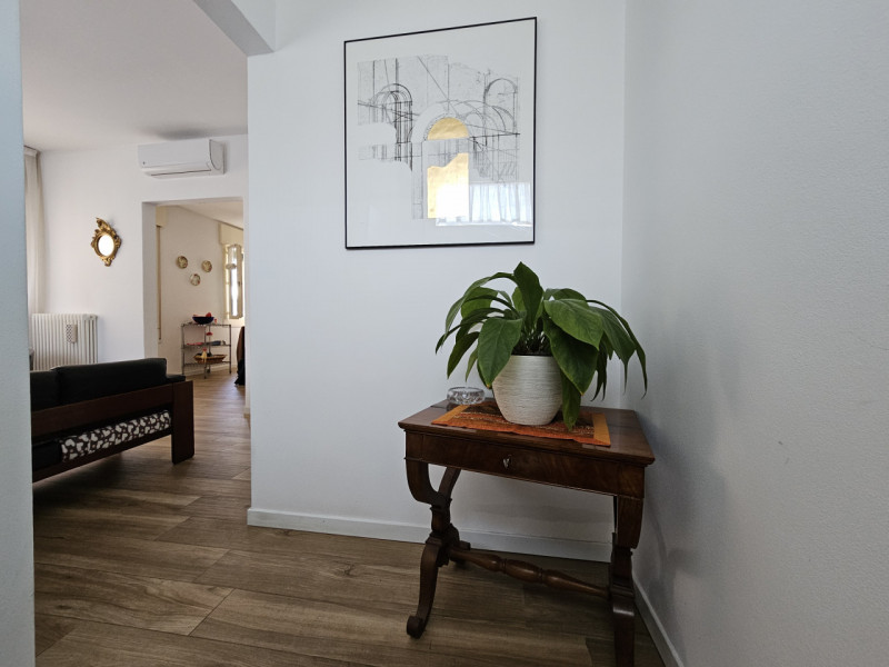 VICENZA-Viale Astichello: in contesto di Bifamiliare, proponiamo spazioso, curatissimo e ristrutt...