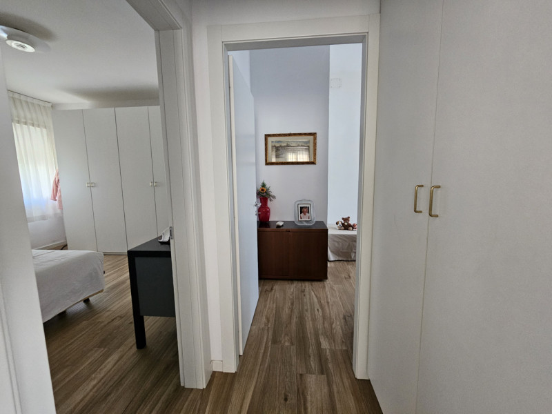 VICENZA-Viale Astichello: in contesto di Bifamiliare, proponiamo spazioso, curatissimo e ristrutt...