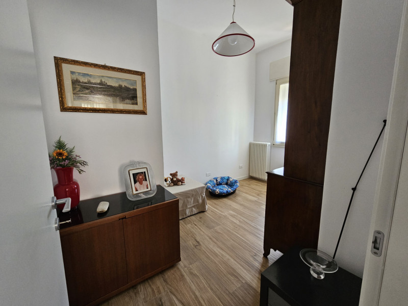 VICENZA-Viale Astichello: in contesto di Bifamiliare, proponiamo spazioso, curatissimo e ristrutt...