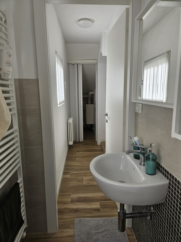 VICENZA-Viale Astichello: in contesto di Bifamiliare, proponiamo spazioso, curatissimo e ristrutt...