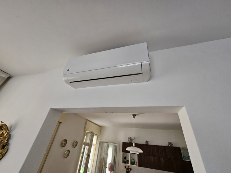 VICENZA-Viale Astichello: in contesto di Bifamiliare, proponiamo spazioso, curatissimo e ristrutt...