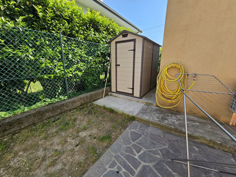 VICENZA-Viale Astichello: in contesto di Bifamiliare, proponiamo spazioso, curatissimo e ristrutt...