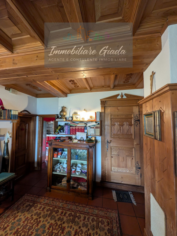 Proponiamo in vendita questo splendido appartamento situato al primo piano di una piccola palazzi...