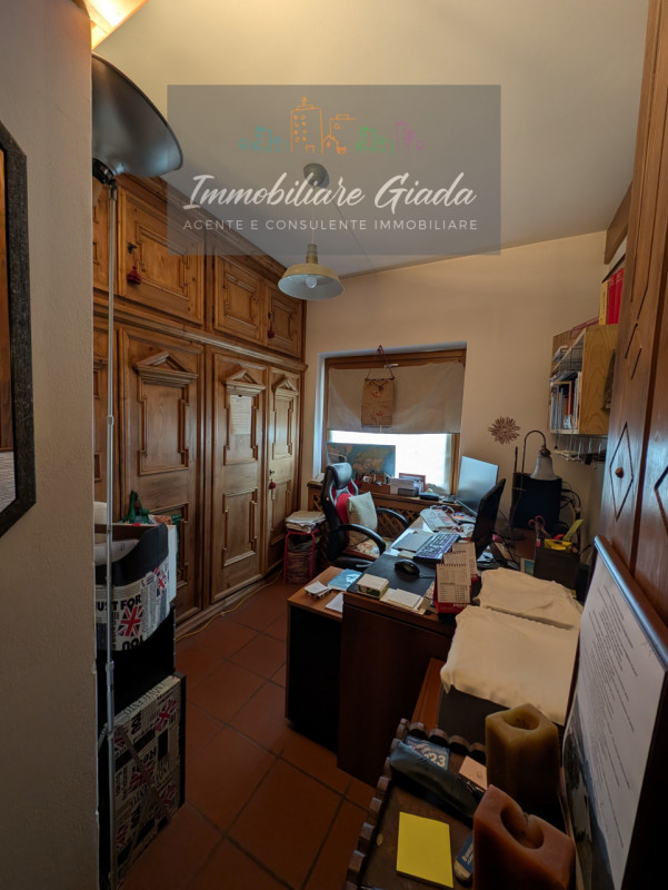 Proponiamo in vendita questo splendido appartamento situato al primo piano di una piccola palazzi...