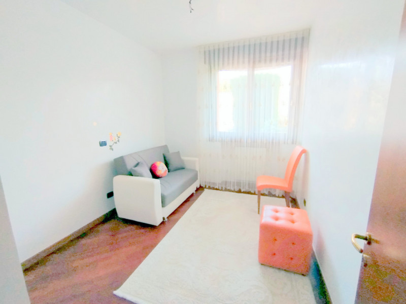 ELEGANTE APPARTAMENTO 2 CAMERE ARREDATO CON AMPIO GIARDINO ABANO TERME €.270.000 - rif.CL539

Pro...