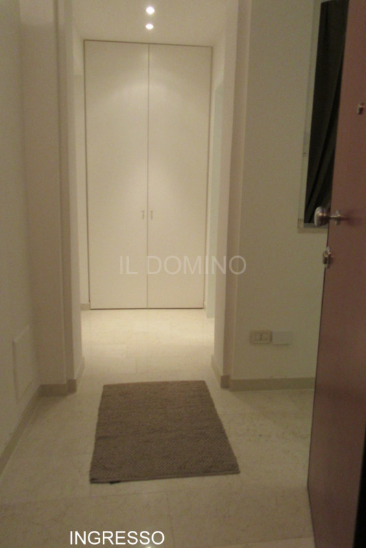 Appartamento bilocale completamente ristrutturato nuovo, posto al piano 1° di una palazzina signo...