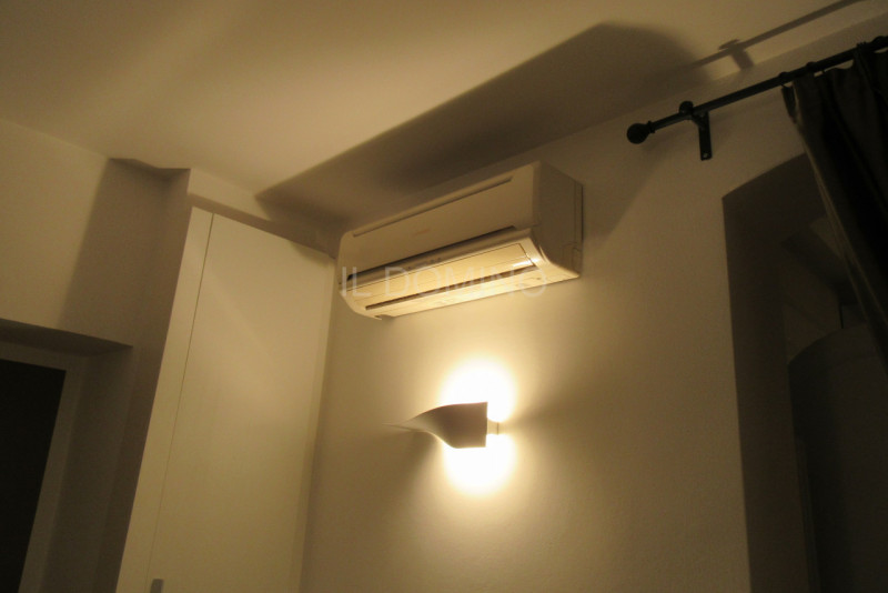 Appartamento bilocale completamente ristrutturato nuovo, posto al piano 1° di una palazzina signo...