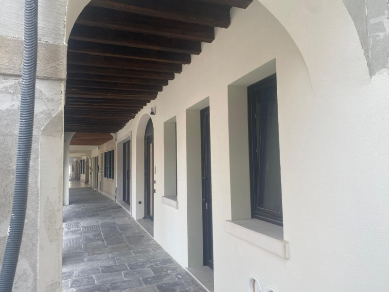 Centro Storico di Piove di Sacco, su palazzetto completamente ristrutturato, proponiamo in locazi...