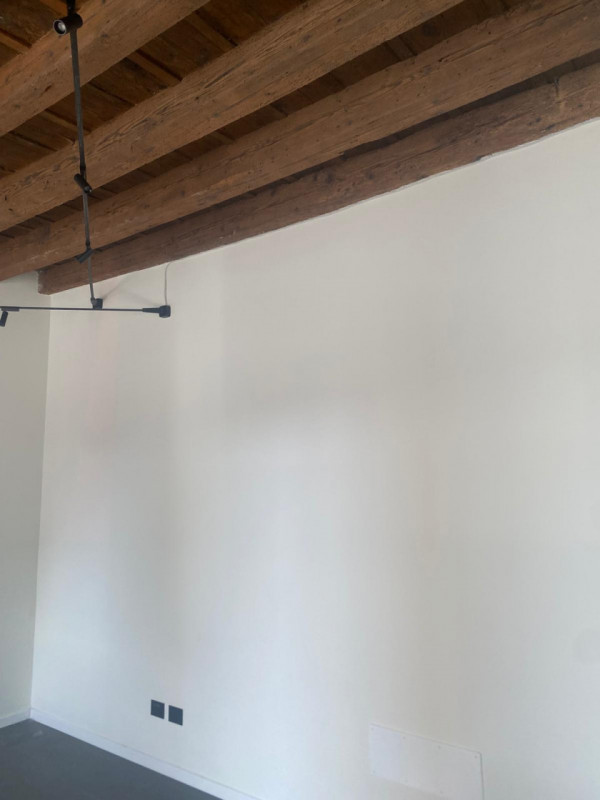 Centro Storico di Piove di Sacco, su palazzetto completamente ristrutturato, proponiamo in locazi...