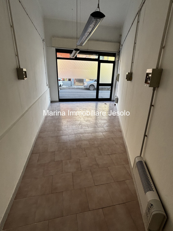 Scopri questa imperdibile opportunità di affitto nel cuore della zona Santa Bertilla a Vicenza! T...