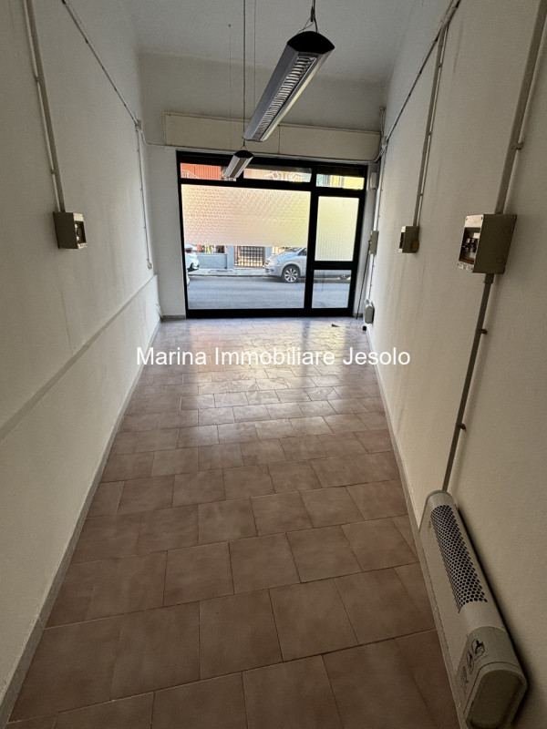 Scopri questa imperdibile opportunità di affitto nel cuore della zona Santa Bertilla a Vicenza! T...