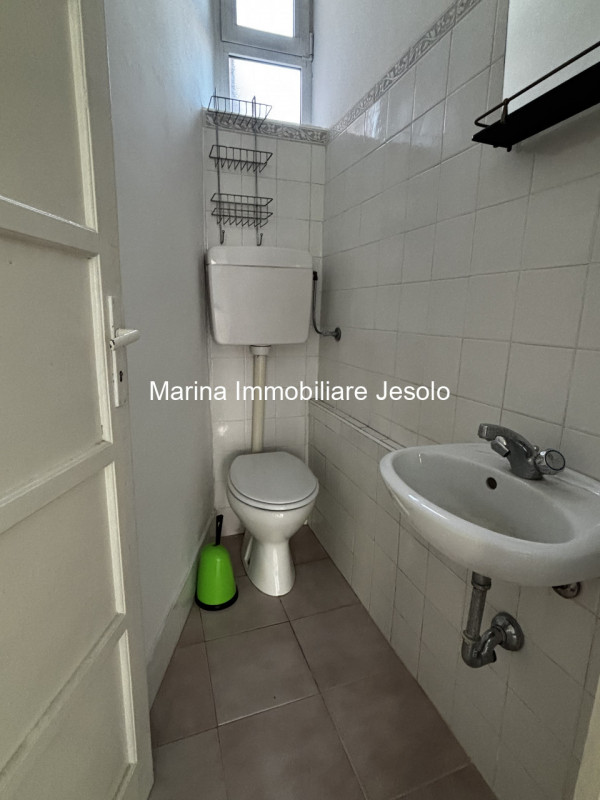 Scopri questa imperdibile opportunità di affitto nel cuore della zona Santa Bertilla a Vicenza! T...