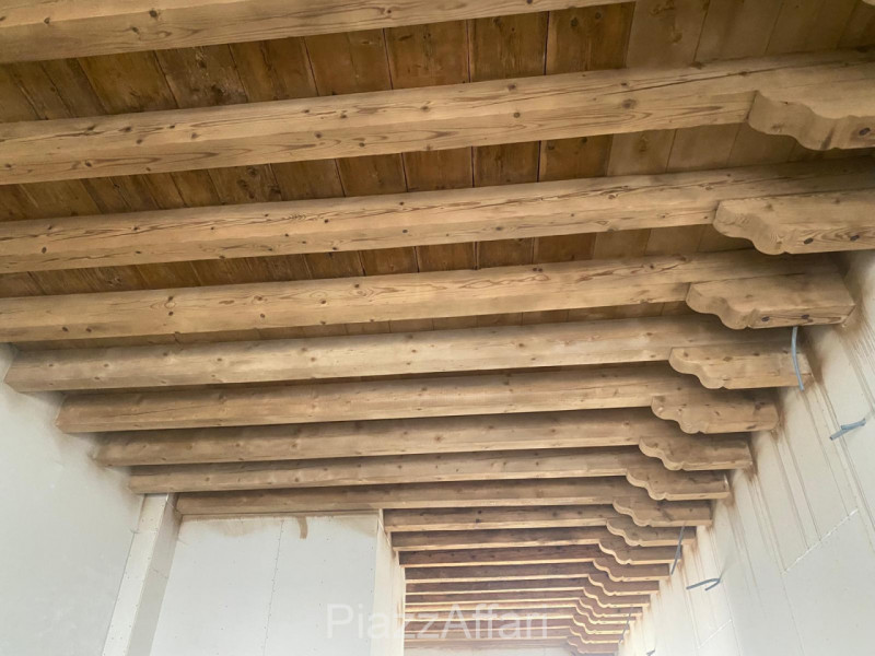 Piove di Sacco, in centro storico, su palazzetto completamente ristrutturato, proponiamo in locaz...