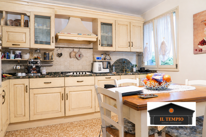 CASA TERRA-CIELO RISTRUTTURATA CON GIARDINO – CALDOGNO CENTRO

In pieno centro a Caldogno, comoda...