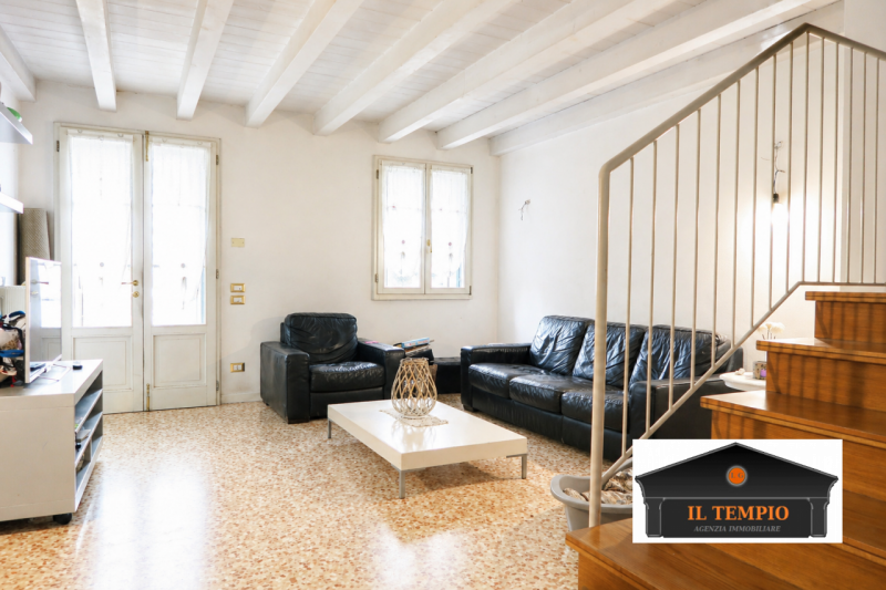 CASA TERRA-CIELO RISTRUTTURATA CON GIARDINO – CALDOGNO CENTRO

In pieno centro a Caldogno, comoda...