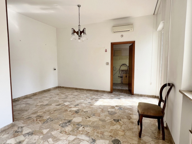 VICENZA OVEST - QUARTIERE SANTA BERTILLA: AMPIO E LUMINOSO TRICAMERE CON GRANDE GARAGE - Rif. 838...