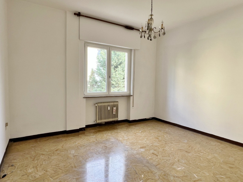 VICENZA OVEST - QUARTIERE SANTA BERTILLA: AMPIO E LUMINOSO TRICAMERE CON GRANDE GARAGE - Rif. 838...