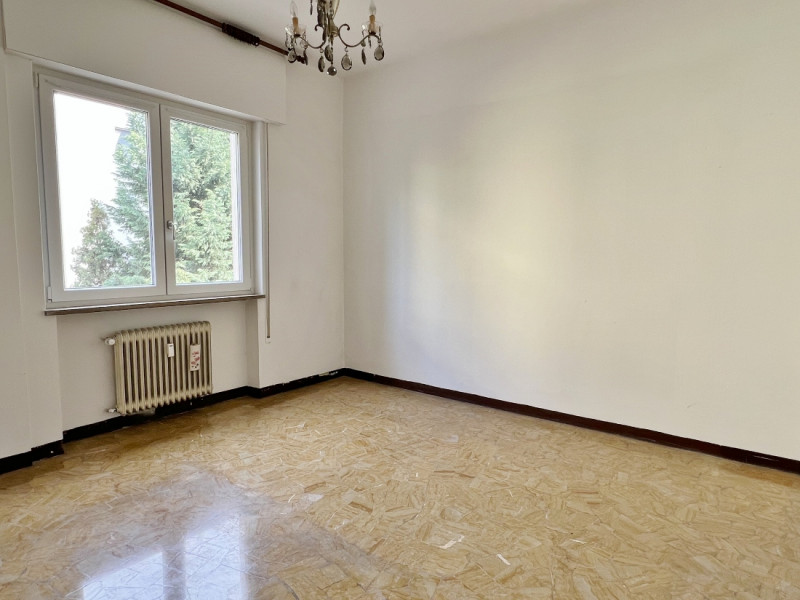 VICENZA OVEST - QUARTIERE SANTA BERTILLA: AMPIO E LUMINOSO TRICAMERE CON GRANDE GARAGE - Rif. 838...