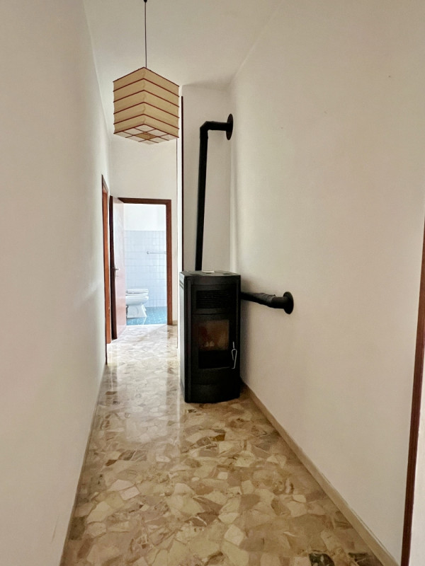 VICENZA OVEST - QUARTIERE SANTA BERTILLA: AMPIO E LUMINOSO TRICAMERE CON GRANDE GARAGE - Rif. 838...