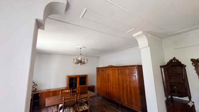 Graziosa casa singola, in posizione amena prossima all'argine, disposta su due livelli e composta...