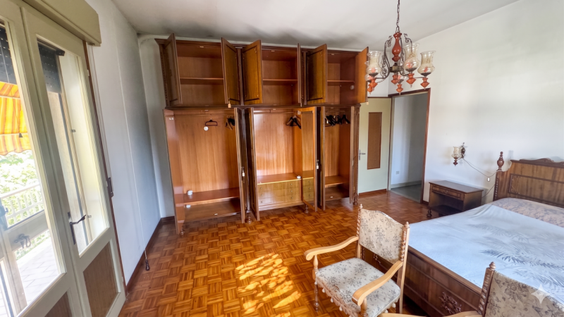 Graziosa casa singola, in posizione amena prossima all'argine, disposta su due livelli e composta...