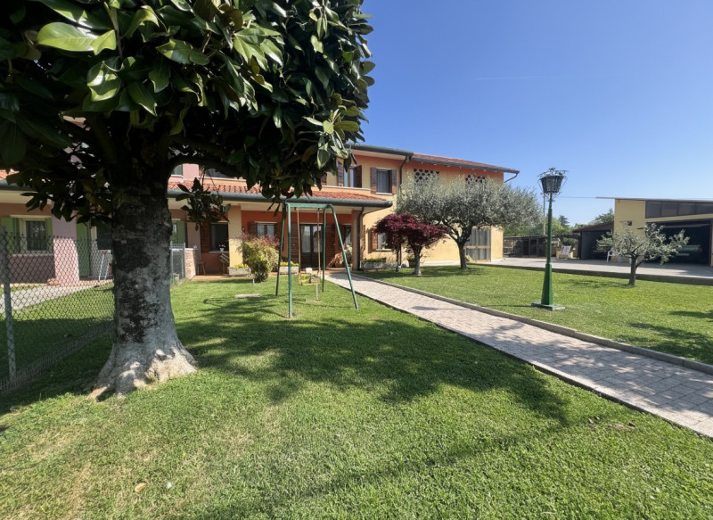 San Dono di Massanzago – Porzione di bifamiliare in tranquilla zona di campagna

In un contesto r...