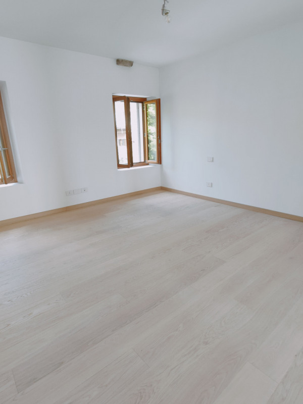 Prato della Valle, frutto di un'importante ristrutturazione, proponiamo attico disposto su due li...