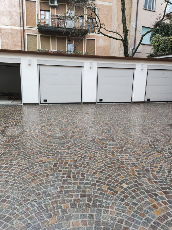 Prato della Valle, frutto di un'importante ristrutturazione, proponiamo attico disposto su due li...