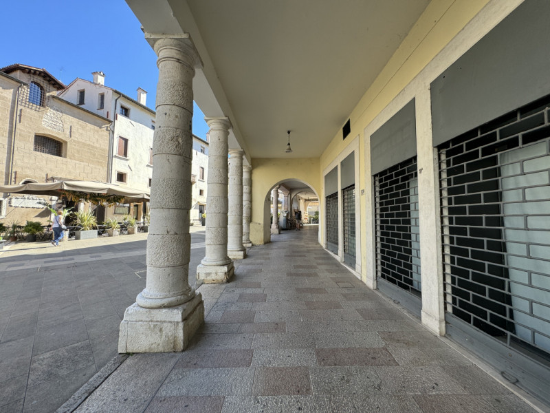 Rif. BD100 (per info 393 9878704 Daniel)

Scopri un'opportunità unica per il tuo business con que...