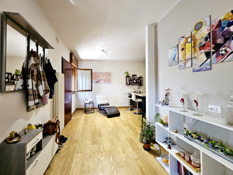 In vendita a Casalserugo, in una tranquilla zona residenziale immersa nel verde ma comoda ai prin...