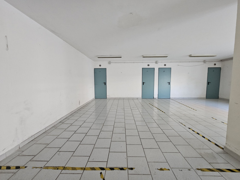 In vendita a Casalserugo, in una tranquilla zona residenziale immersa nel verde ma comoda ai prin...